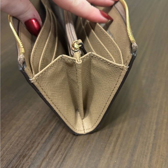 Michael Kors Blush Leather Wallet - Picture 14 of 15